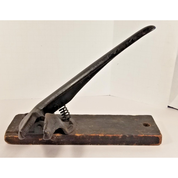 Old Soul Americana: Antique Cast Iron Nutcracker On Wood Primitive Farmhouse - Picture 2 of 12